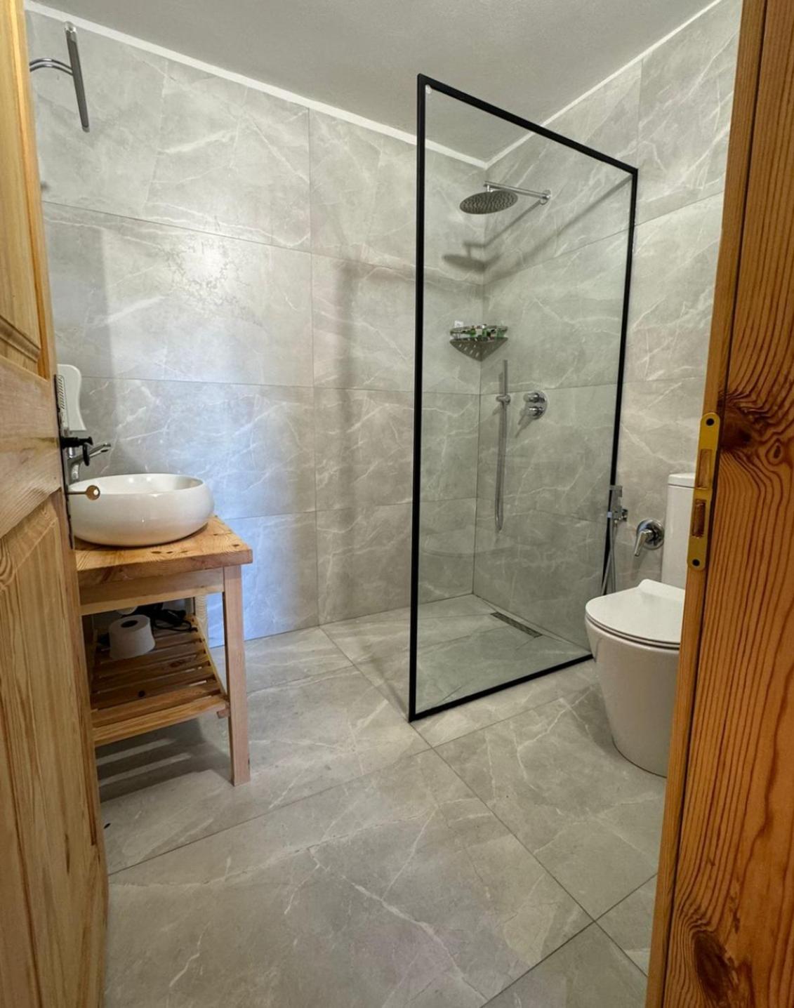 Guesthouse Vitoria - Mrizi I Zanave Fishte Extérieur photo